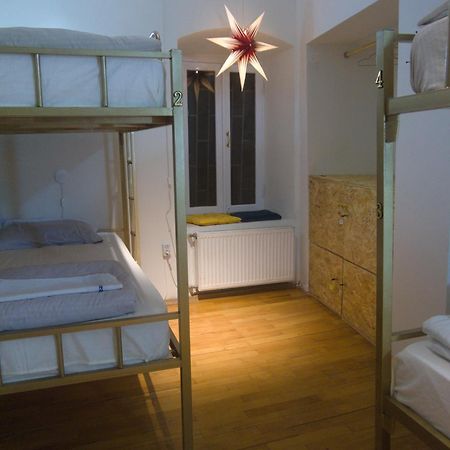 Friends Hostel Tbilisi ภายนอก รูปภาพ