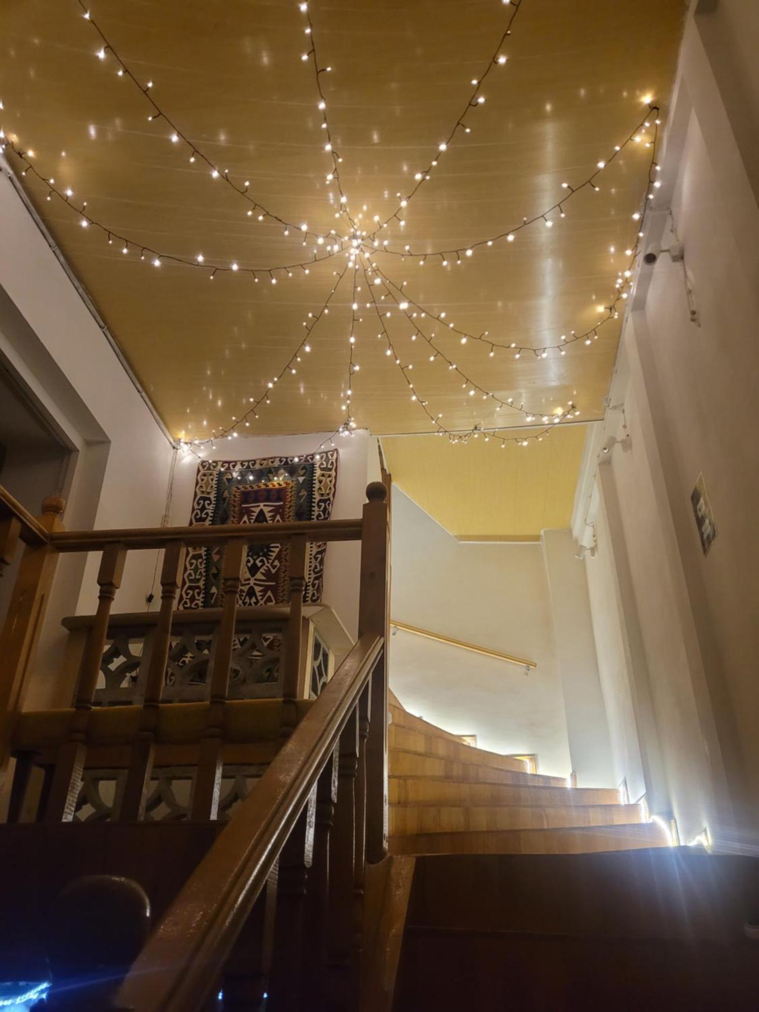 Friends Hostel Tbilisi ภายนอก รูปภาพ