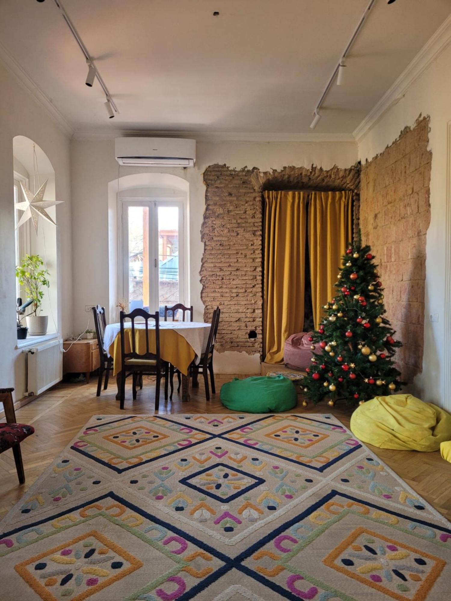 Friends Hostel Tbilisi ภายนอก รูปภาพ