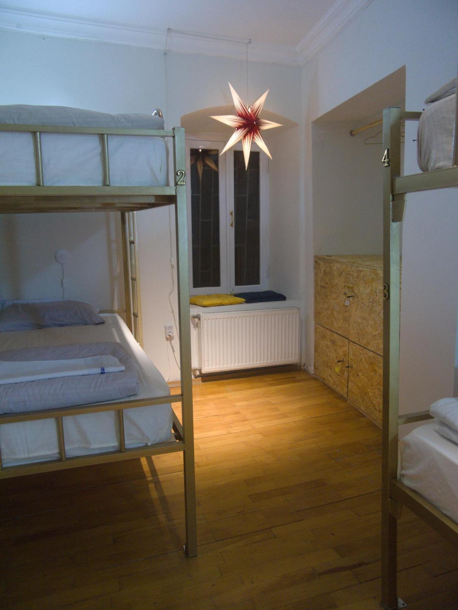 Friends Hostel Tbilisi ภายนอก รูปภาพ