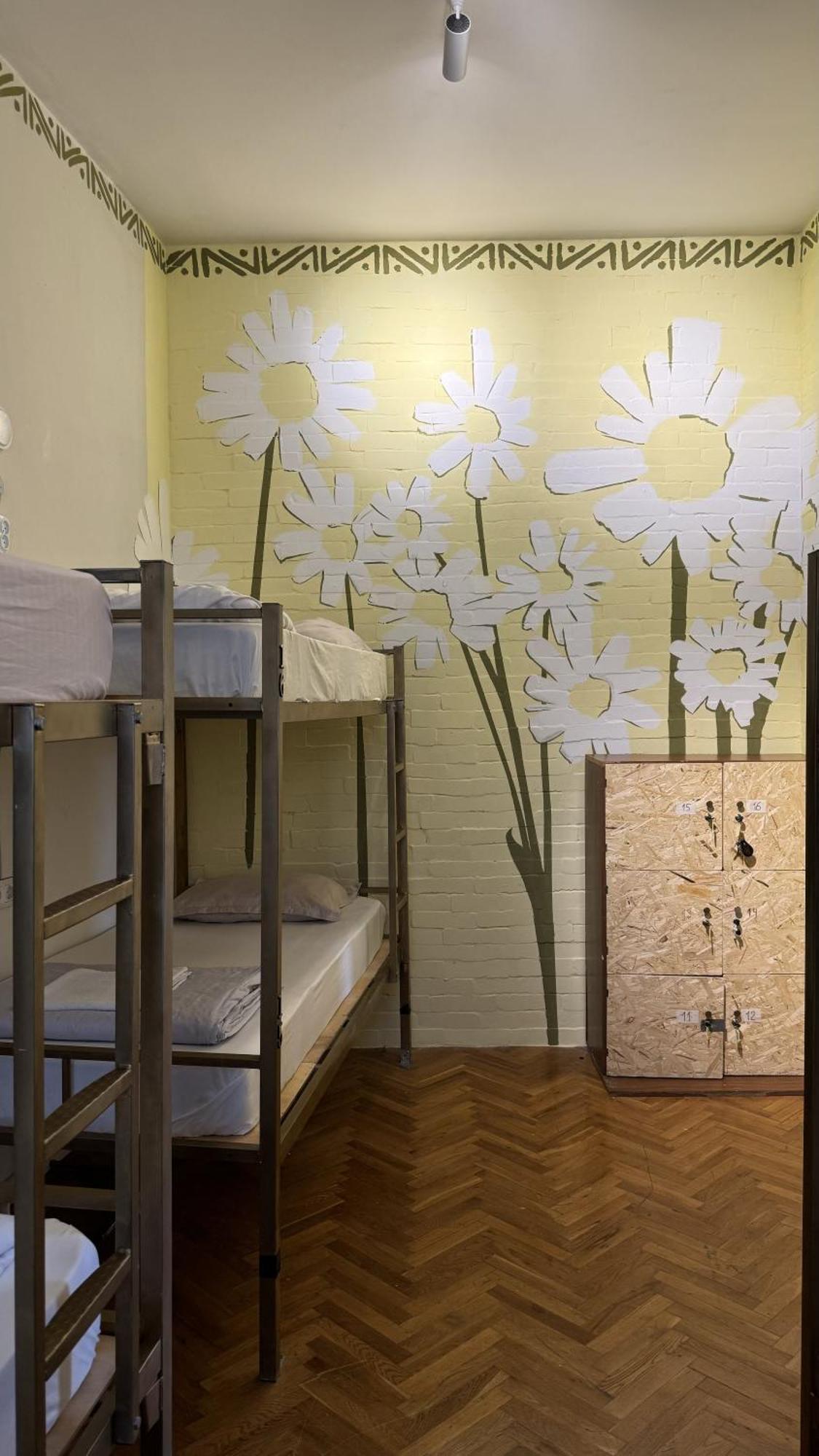 Friends Hostel Tbilisi ภายนอก รูปภาพ