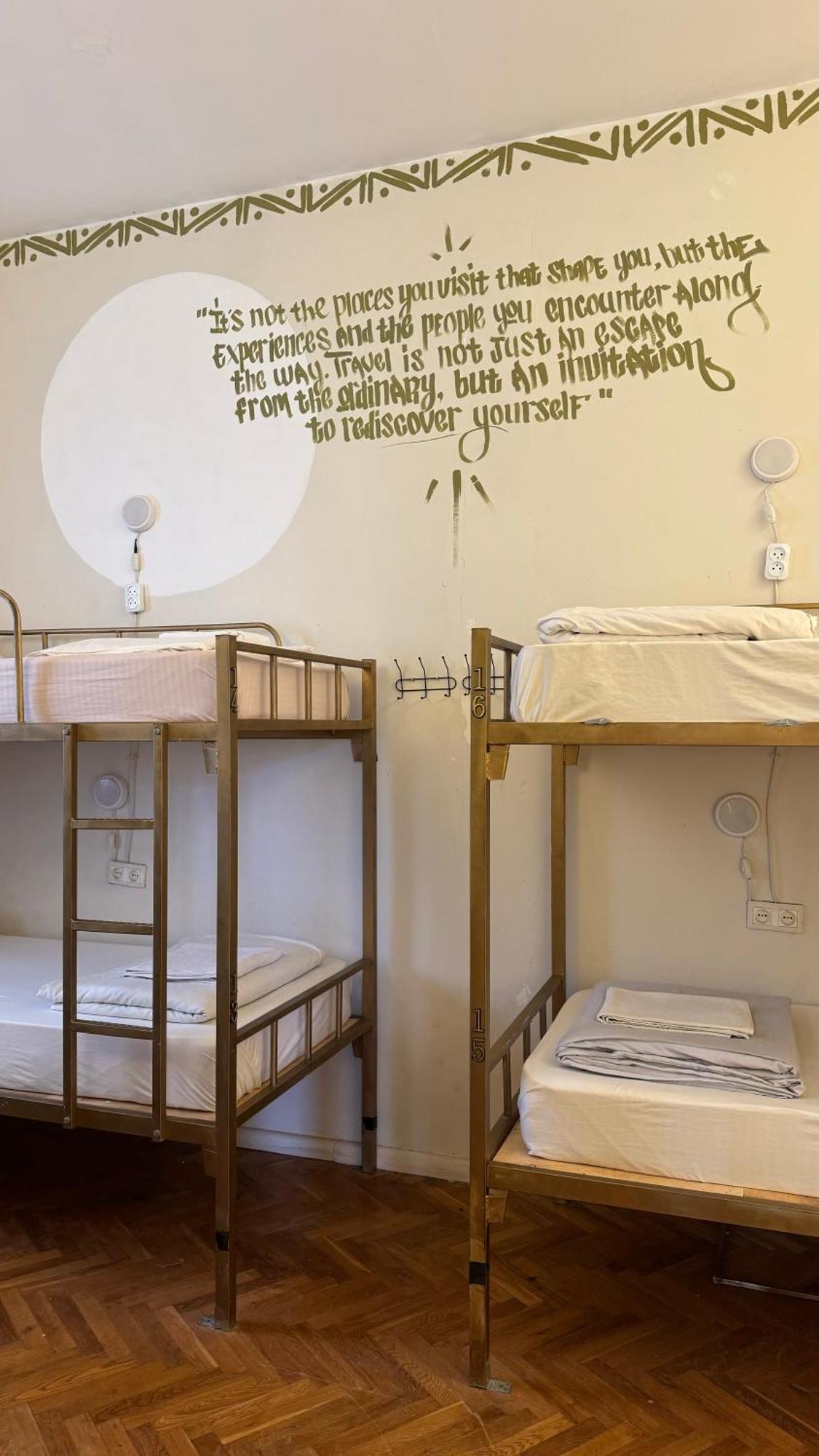 Friends Hostel Tbilisi ภายนอก รูปภาพ